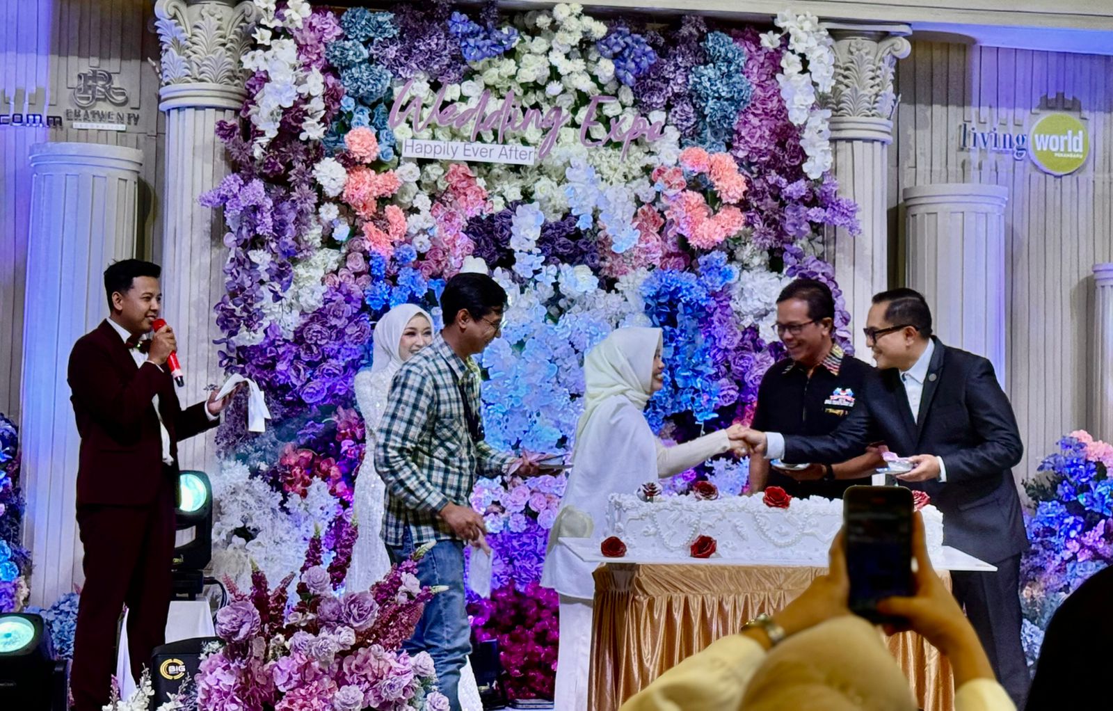 image for Wedding Expo “Happily Ever After” Hadir di Living World Pekanbaru: Satu Tempat untuk Semua Persiapan Pernikahan Impian